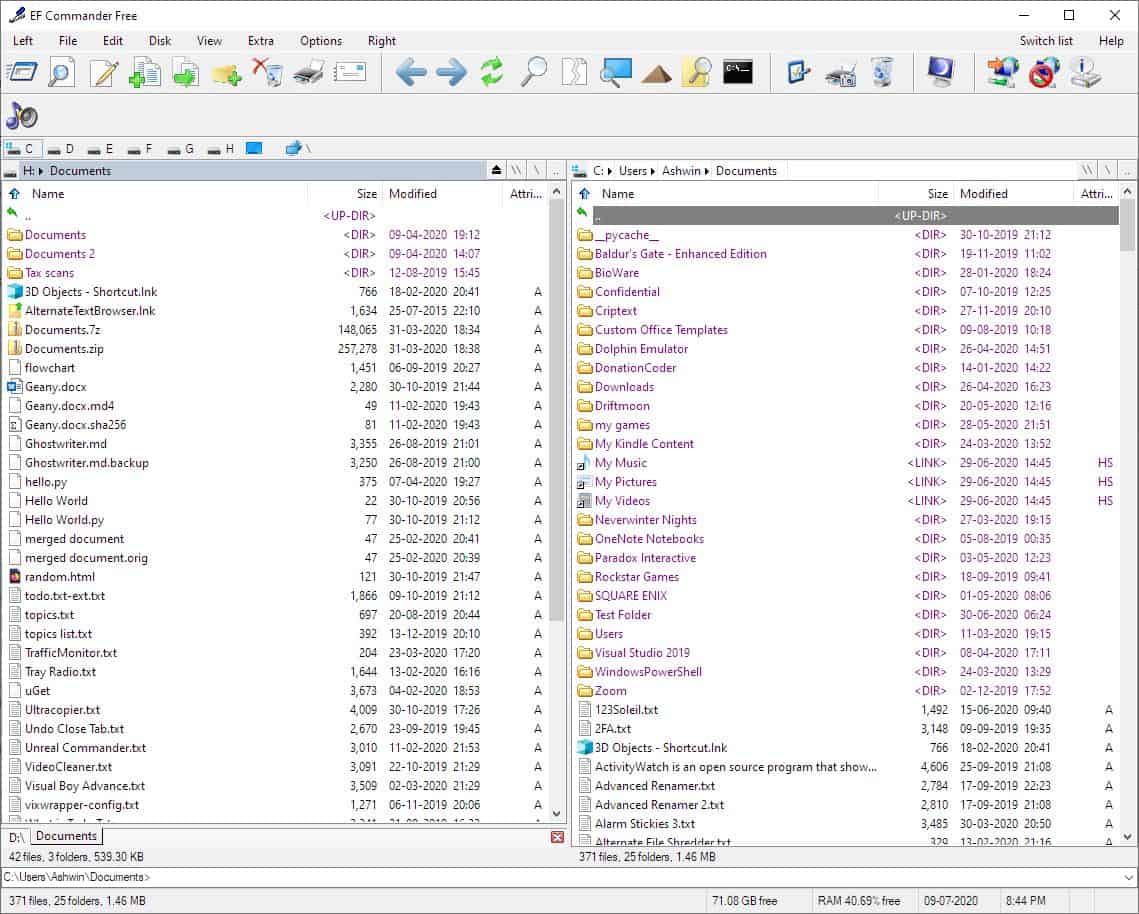 EF Commander Free is a dual pane file manager with an internal text editor, previewer, music player