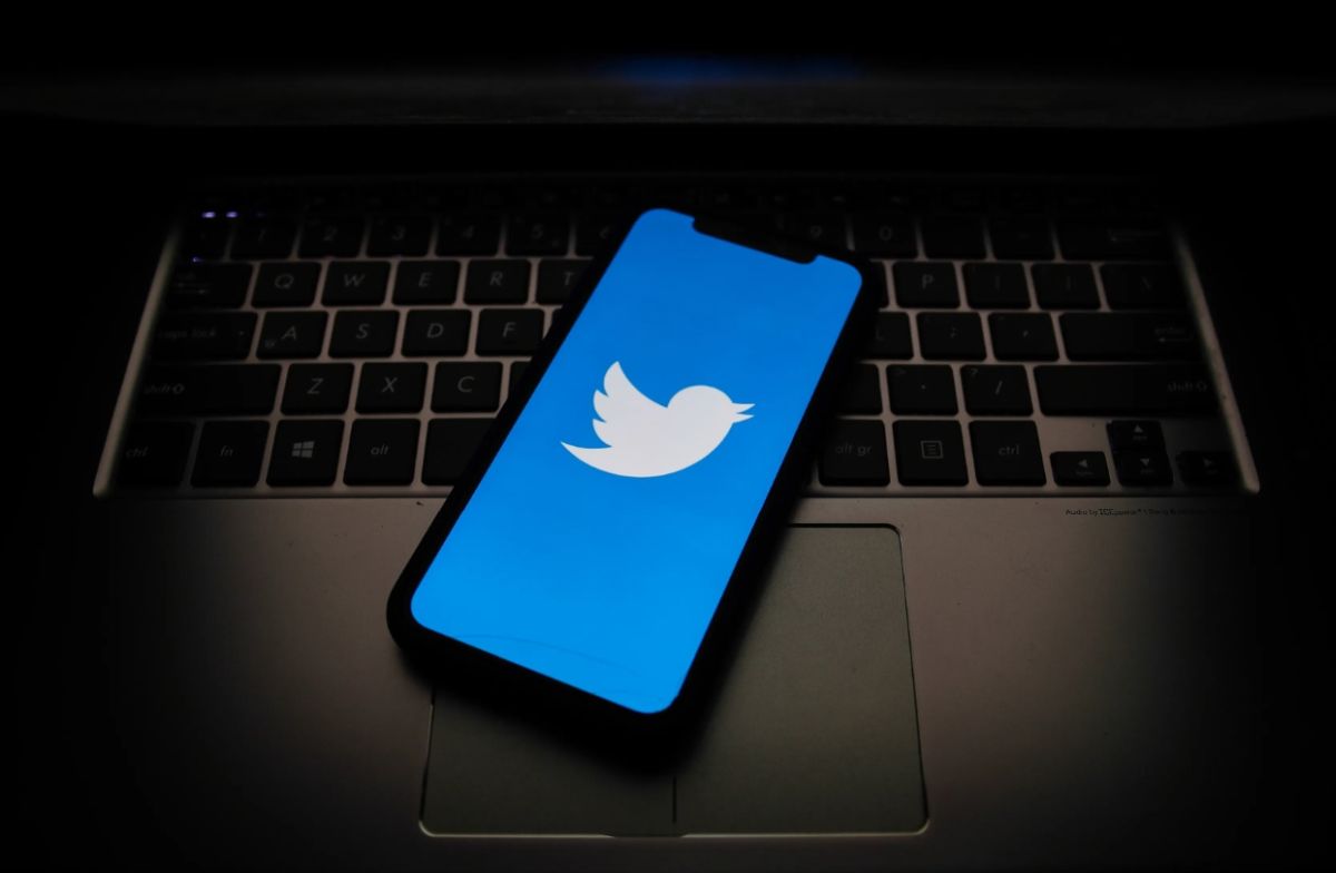 How to bypass Twitter's login prompt and access content without account