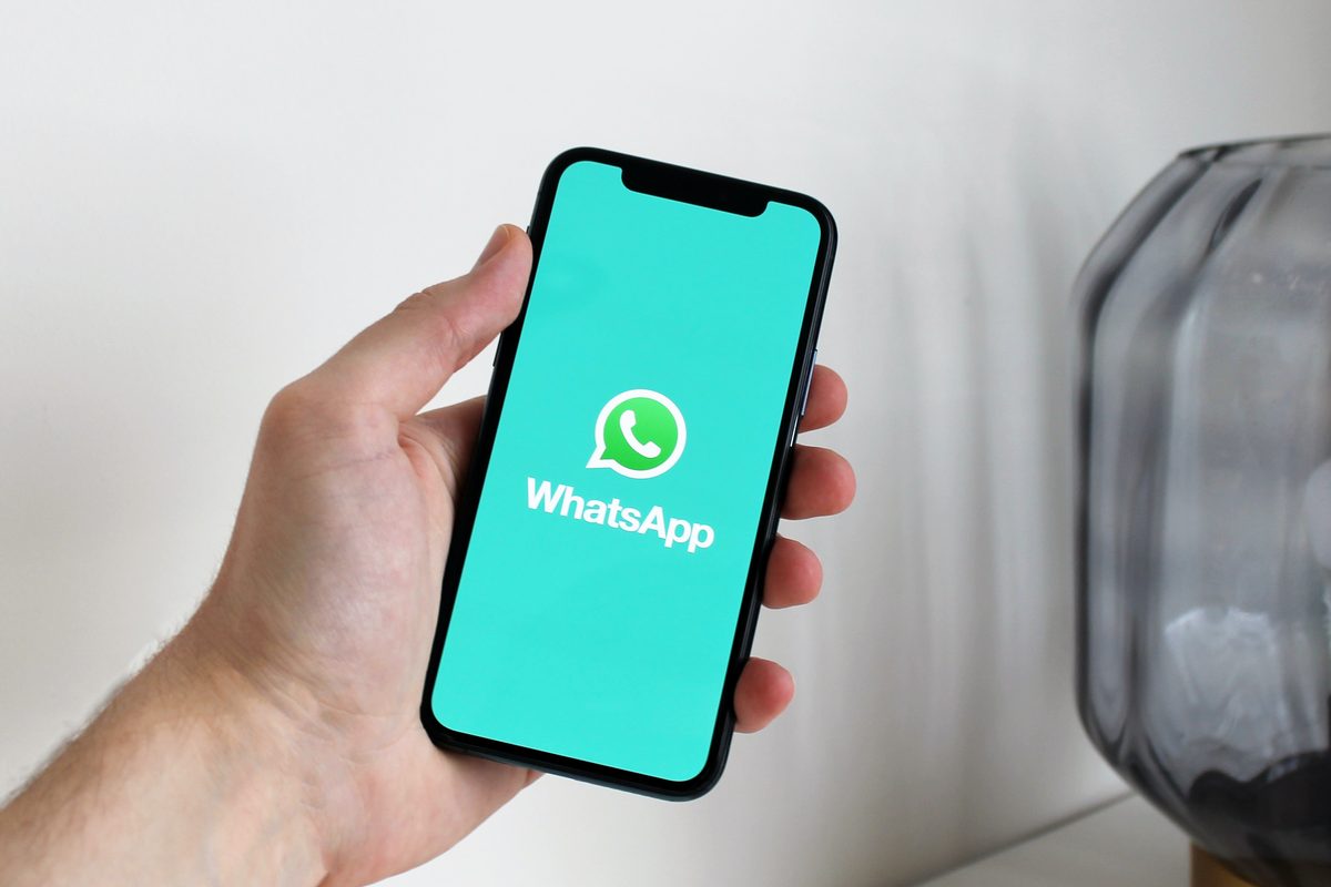 WhatsApp Launches Mac App With Video Calling for 8 People - CNET