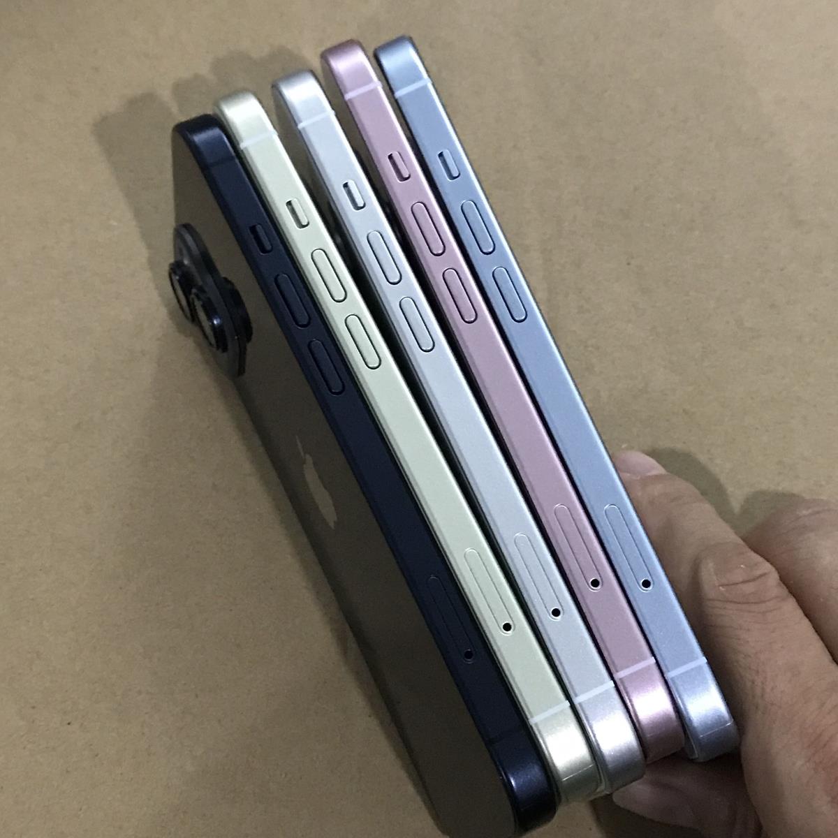 Dummy units show us all iPhone 15 & iPhone 15 Pro colors: video