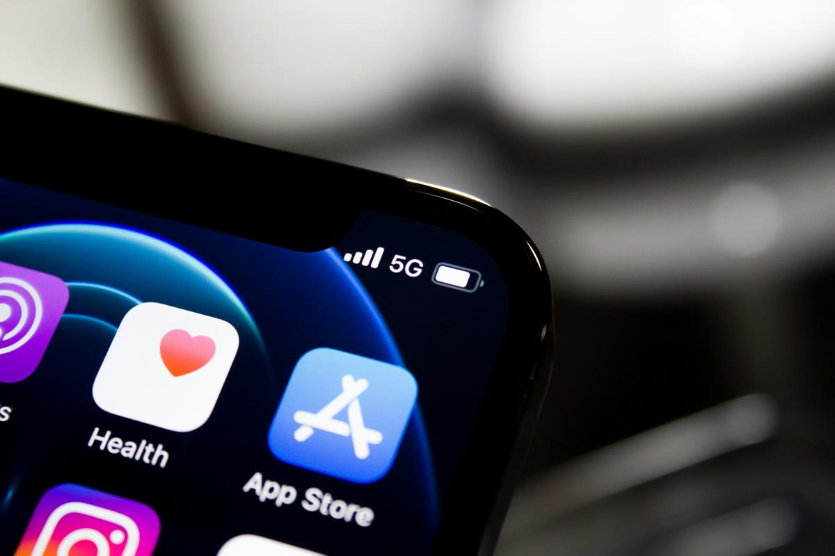 Apple introduces new rule to allow users to download apps from developers websites in the EU